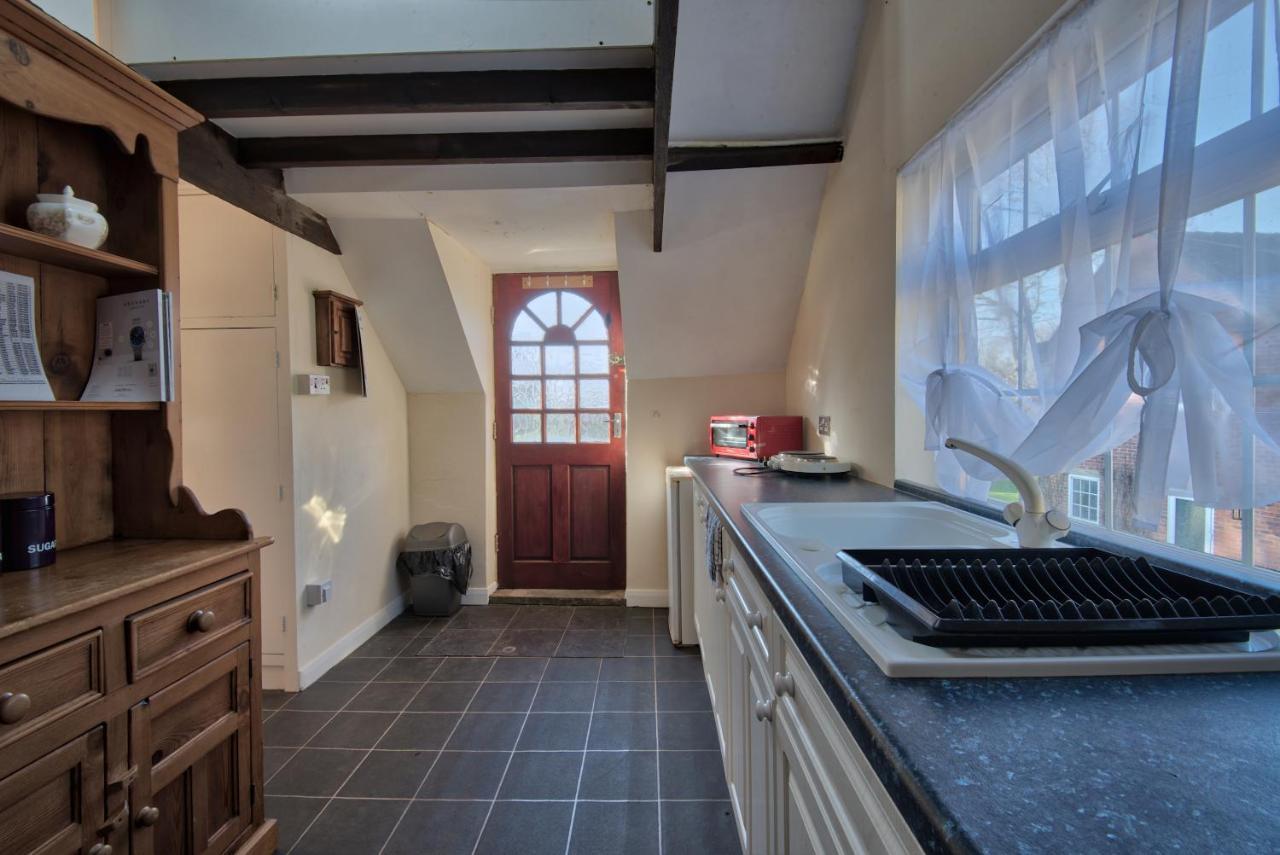 17Th-Century One Bed Studio With Parking & Garden! Elkesley Exteriör bild