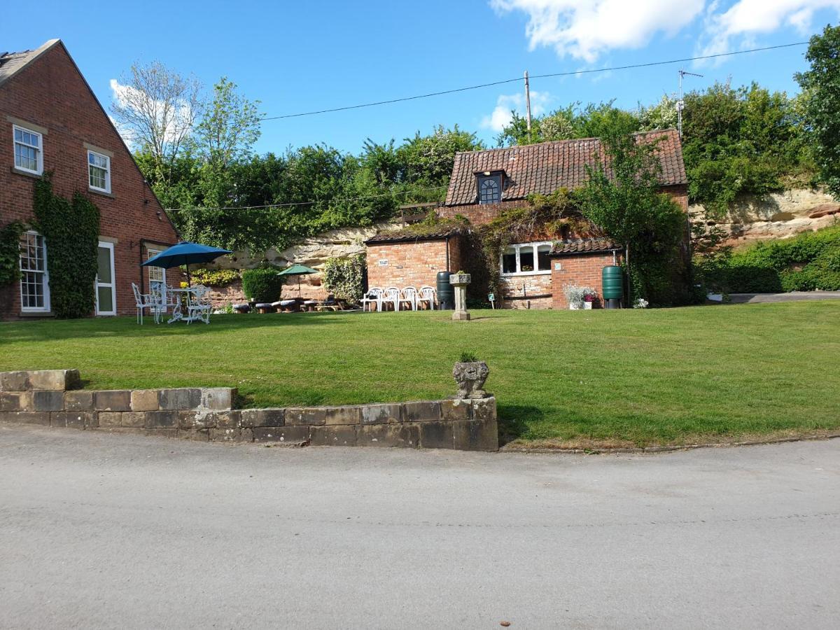 17Th-Century One Bed Studio With Parking & Garden! Elkesley Exteriör bild
