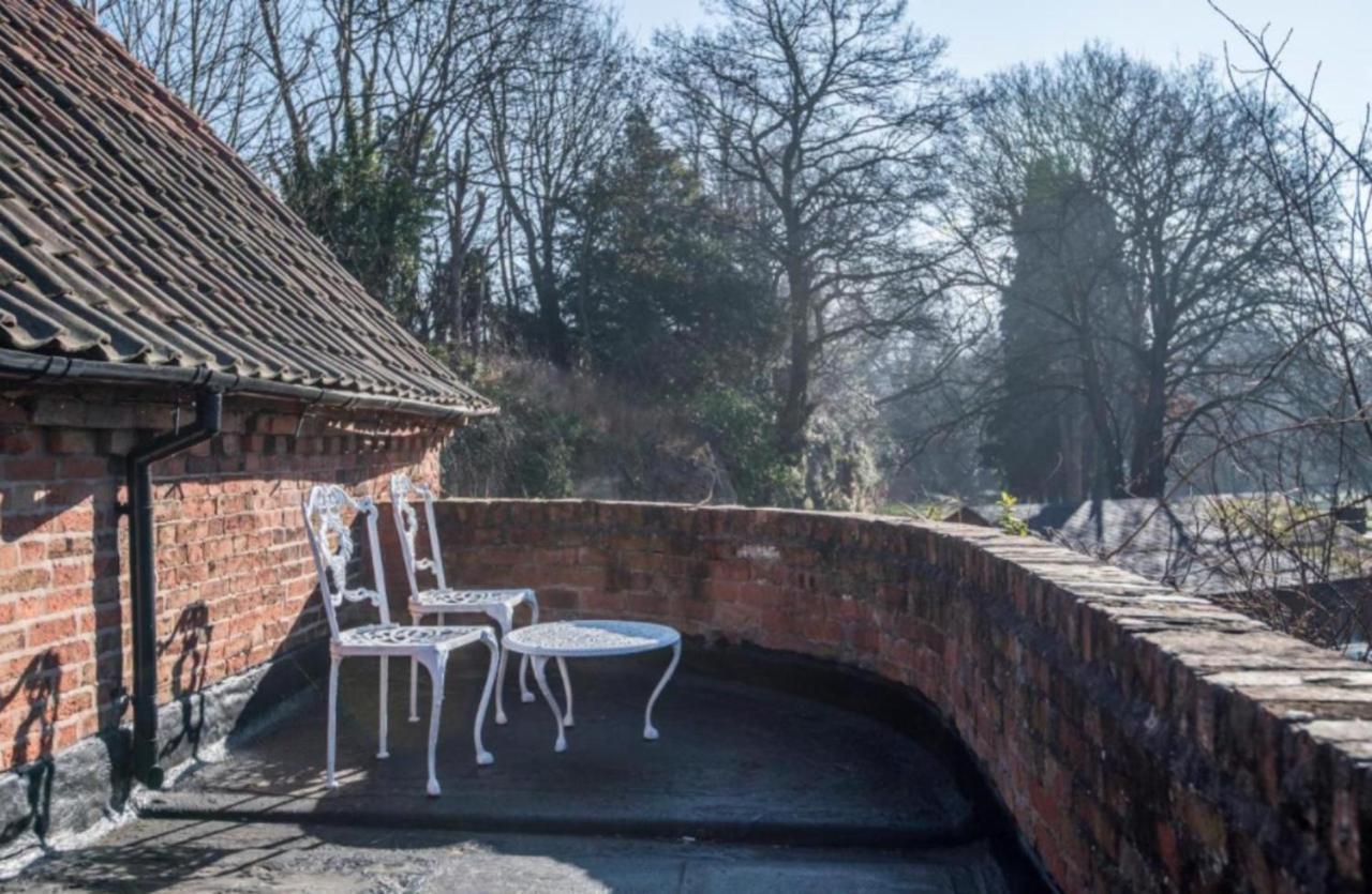 17Th-Century One Bed Studio With Parking & Garden! Elkesley Exteriör bild